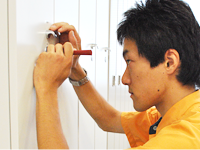 ���b�J�[�̌��J��